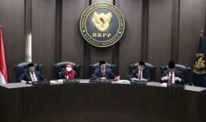 Dewan Kehormatan Penyelenggara Pemilu (DKPP) akan menggelar sidang pemeriksaan dugaan pelanggaran Kode Etik Penyelenggara Pemilu (KEPP) perkara Nomor 10-PKE-DKPP/I/2023 di Ruang Sidang DKPP RI di Jakarta pada Rabu (8/2/2023) pukul 10.00 WIB.