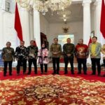 Presiden Joko Widodo (tengah) bersama jajaran Dewan Pers di Istana Negara, Jakarta, Senin (6/2/2023) (Istimewa) Presiden Joko Widodo (tengah) bersama jajaran Dewan Pers di Istana Negara, Jakarta, Senin (6/2/2023) (Istimewa)