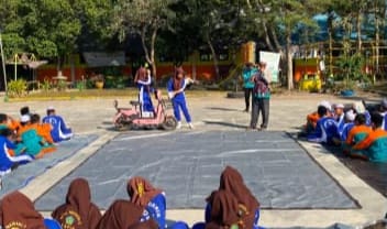 Kader Adiwiyata MTsN 5 Tapin Kampanyekan Hemat Energi Wujudkan Madrasah Hijau
