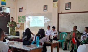 Tangani Karhutla di Kalsel, Pasis Sesko TNI Terjun ke Lapangan Padamkan Api